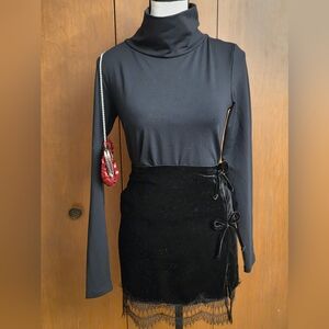 bebe Y2K Open Back Black Top – Valentine’s Date Night Energy